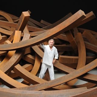 Bernar%20Venet.jpg